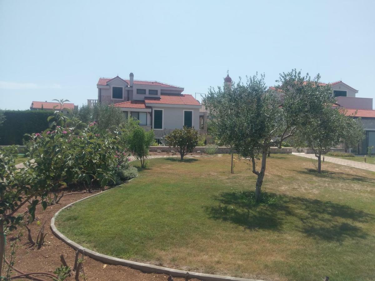 Apartment Lucija Betina  Bagian luar foto