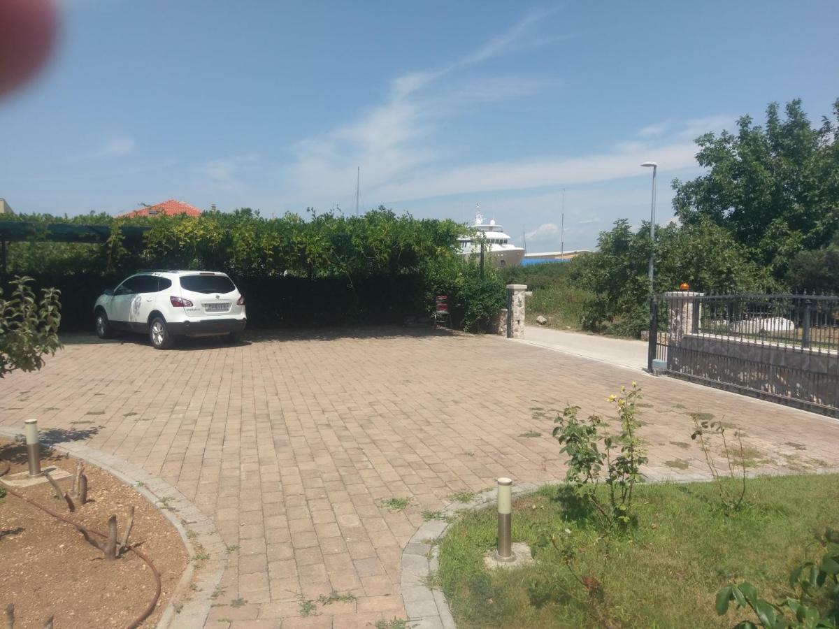 Apartment Lucija Betina  Bagian luar foto