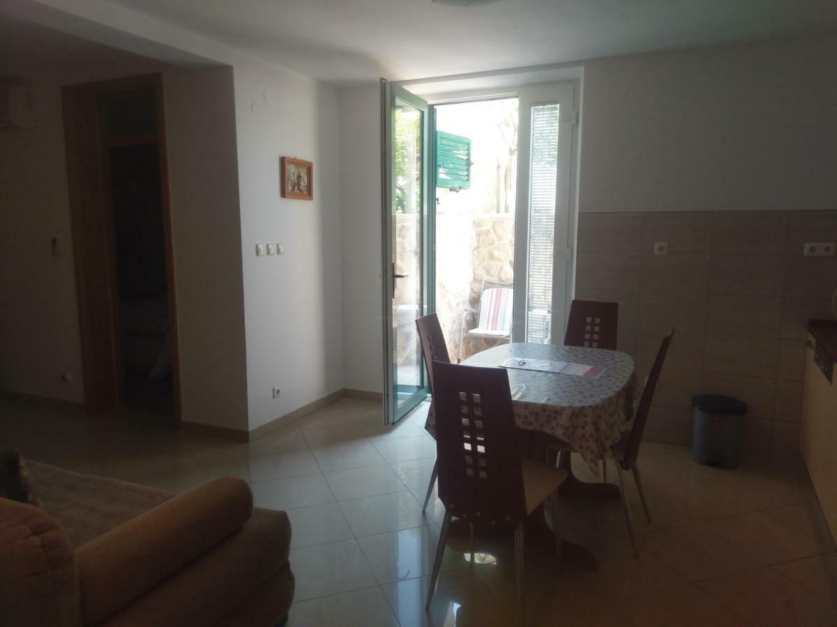 Apartment Lucija Betina  Bagian luar foto